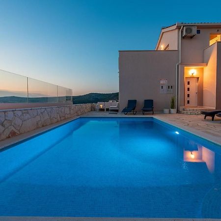 Villa Mona Apartments Ражань Экстерьер фото