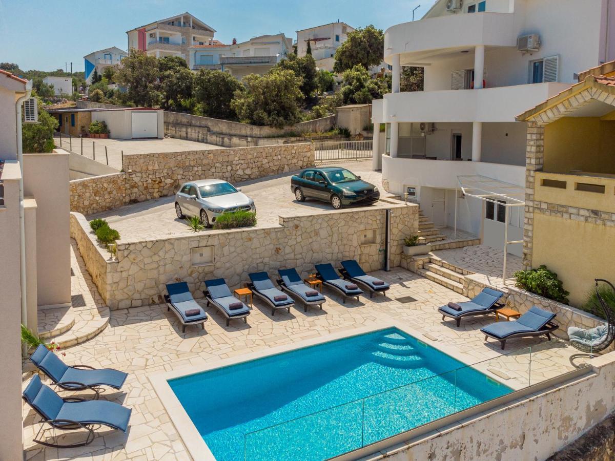 Villa Mona Apartments Ражань Экстерьер фото