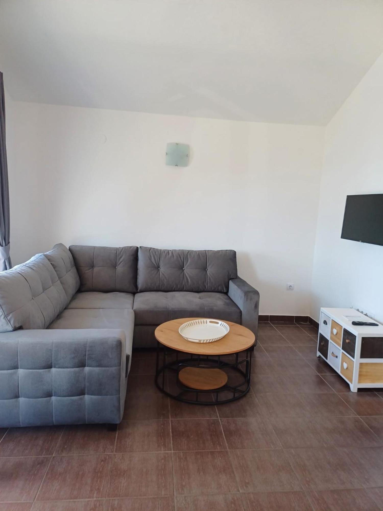Villa Mona Apartments Ражань Экстерьер фото