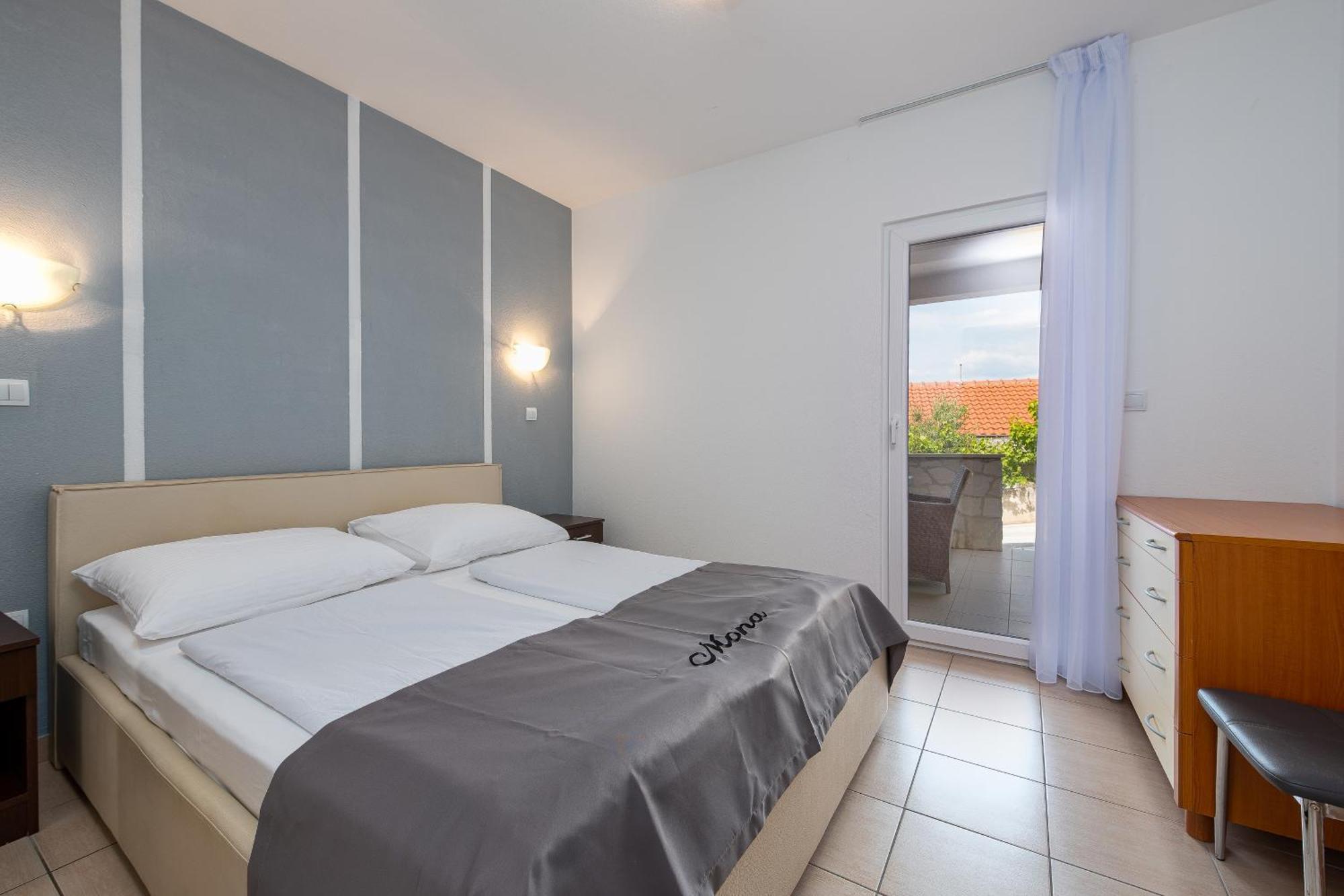 Villa Mona Apartments Ражань Номер фото
